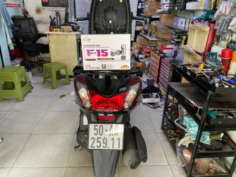 Độ đèn nâng cấp ánh sáng Bi Led Mini Titan Moto F15 xe Latte